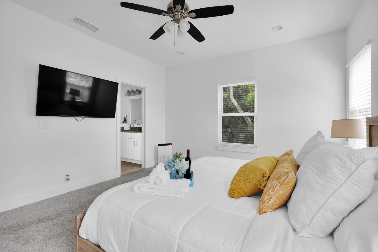 Few Steps To Ocean-4 Beach Cruisers & Free Parking & Private Backyard Jacksonville Beach Bagian luar foto