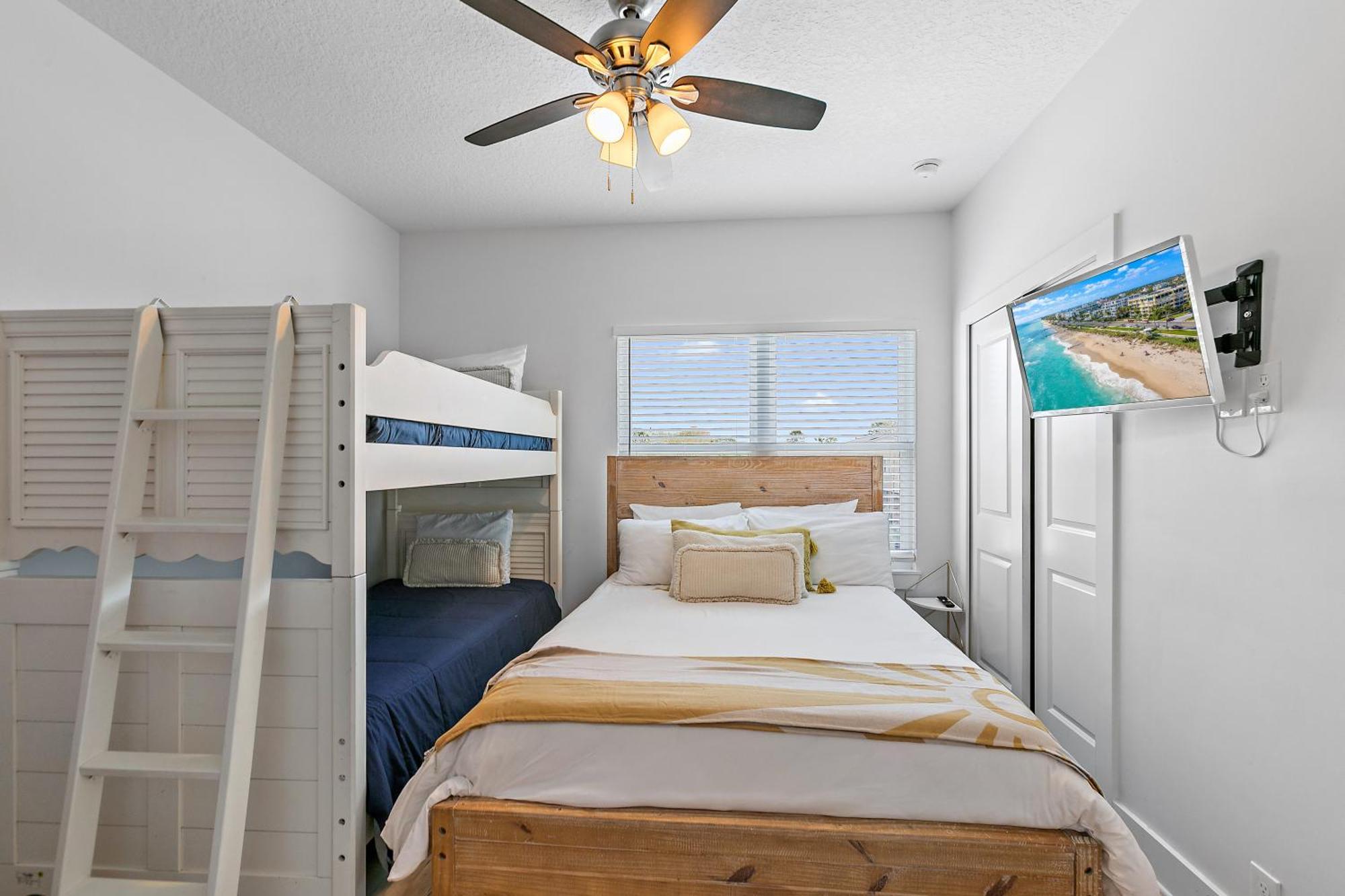 Few Steps To Ocean-4 Beach Cruisers & Free Parking & Private Backyard Jacksonville Beach Bagian luar foto