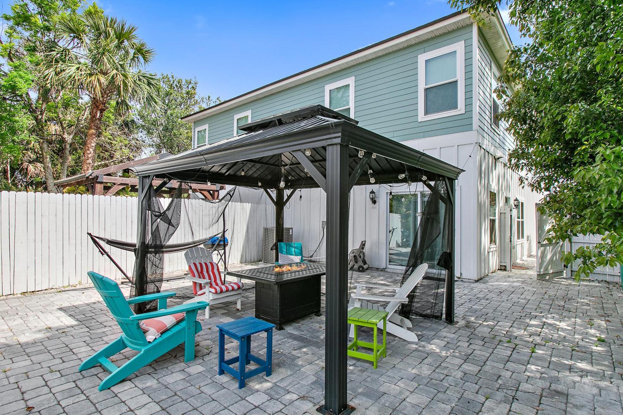 Few Steps To Ocean-4 Beach Cruisers & Free Parking & Private Backyard Jacksonville Beach Bagian luar foto