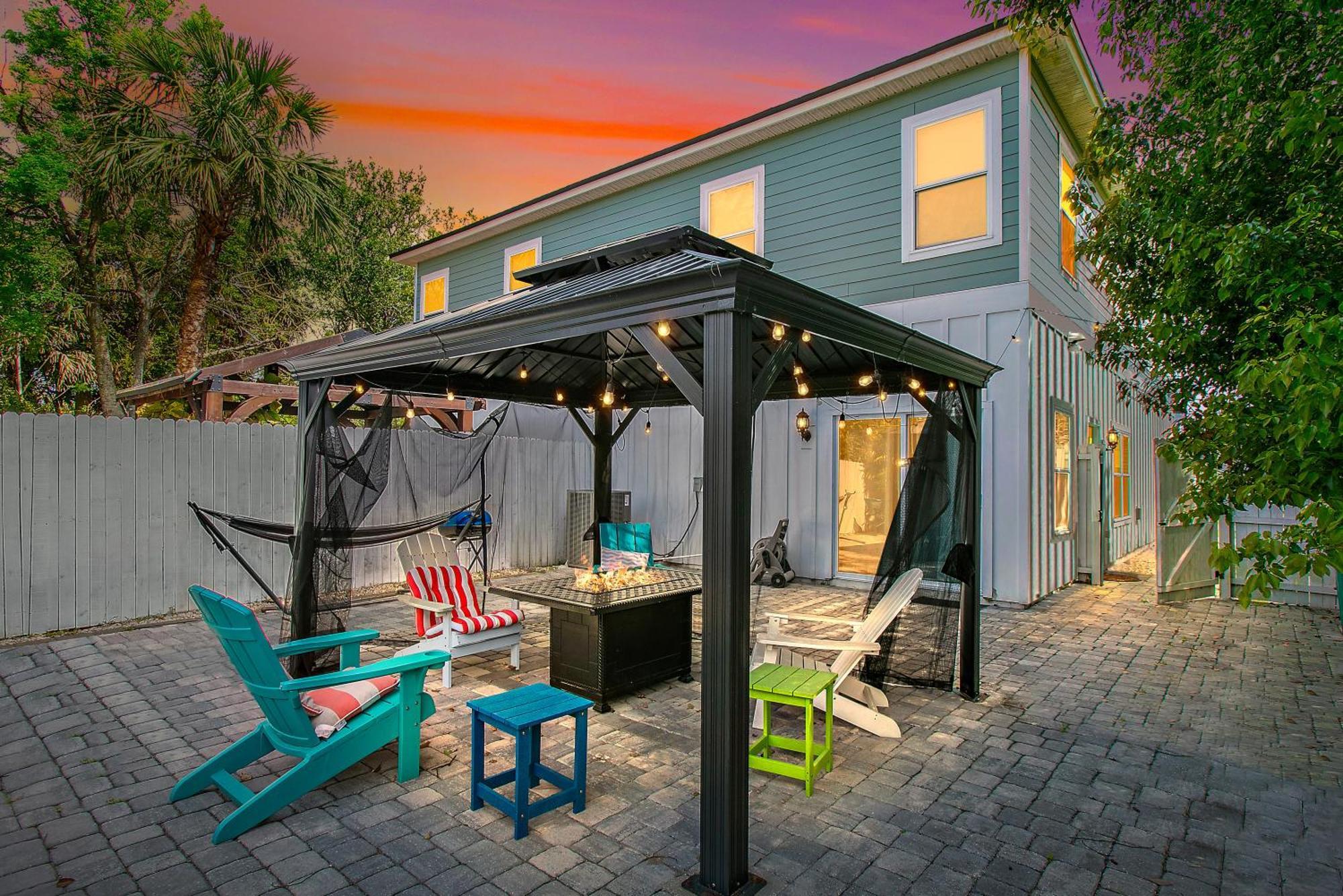 Few Steps To Ocean-4 Beach Cruisers & Free Parking & Private Backyard Jacksonville Beach Bagian luar foto